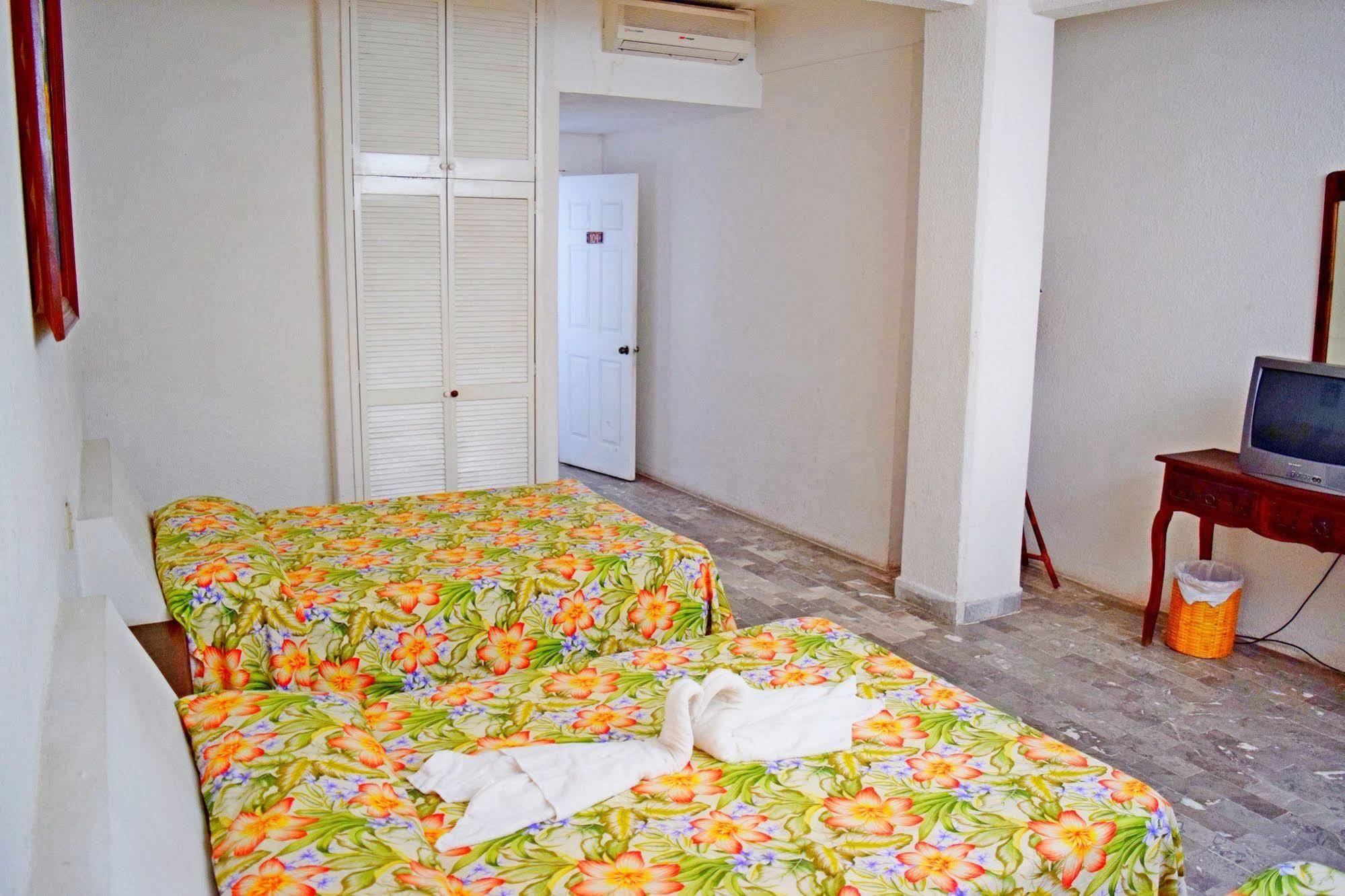 Hotel Corona Zihua Zihuatanejo Exteriör bild