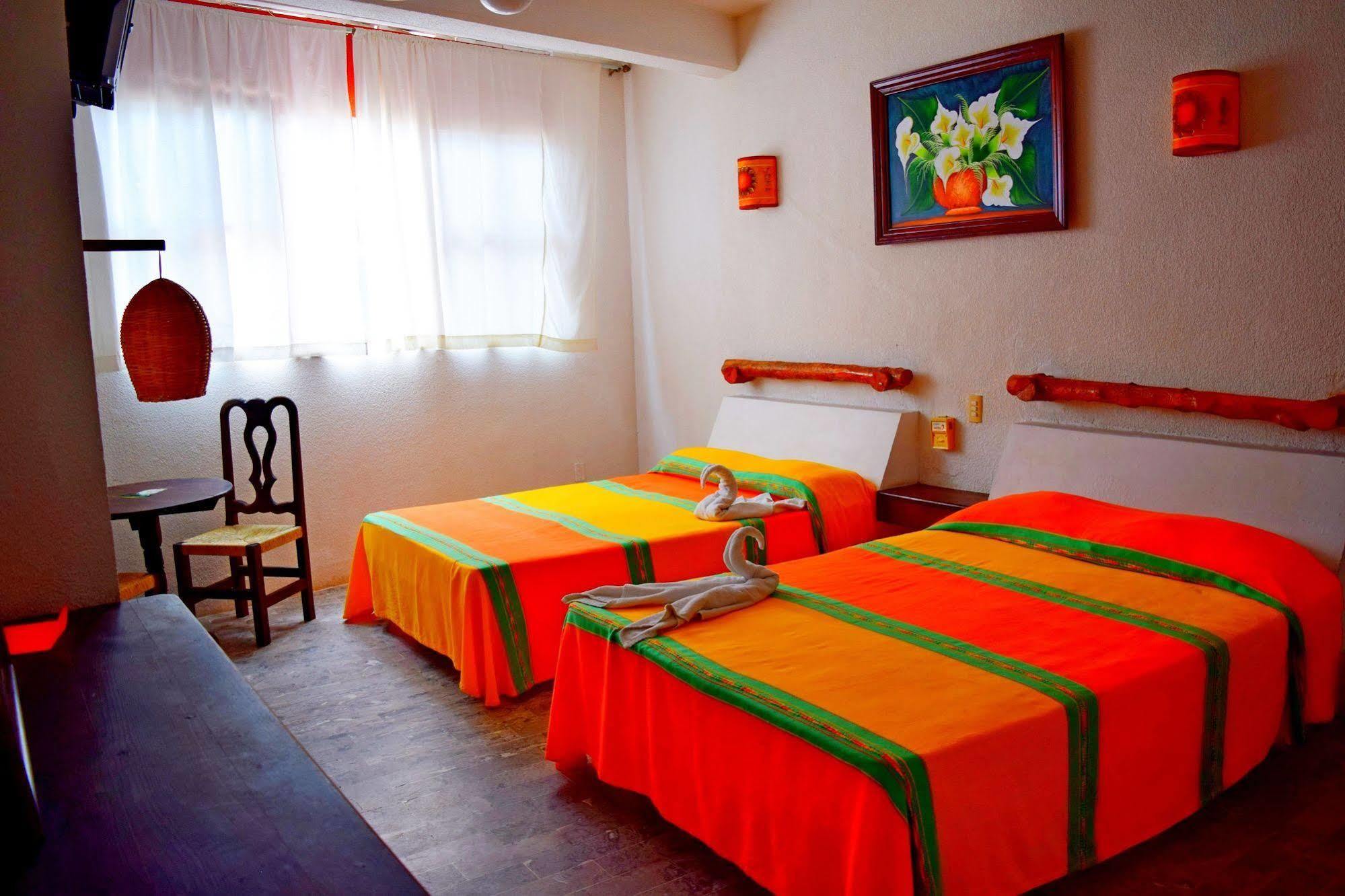 Hotel Corona Zihua Zihuatanejo Exteriör bild