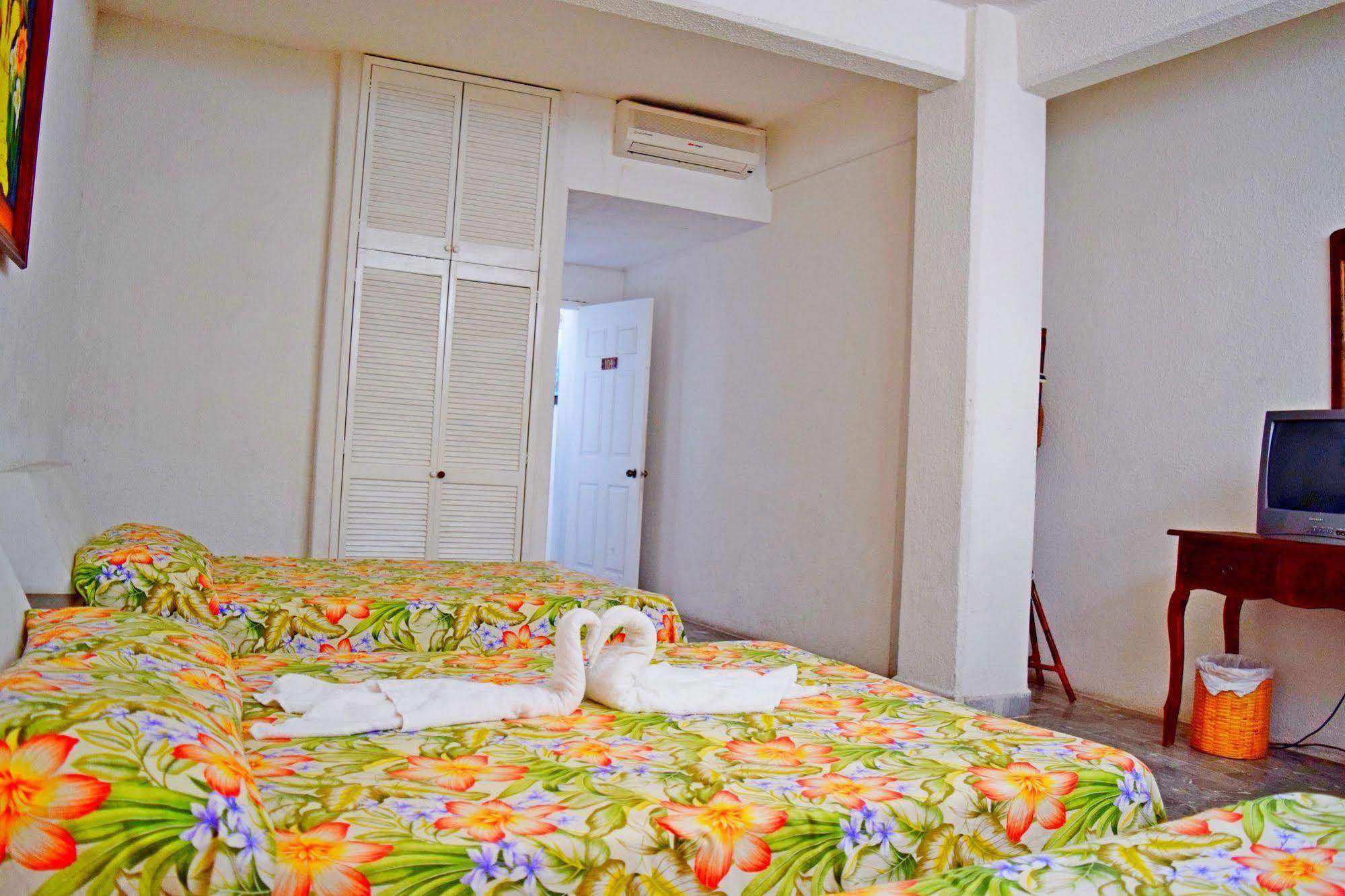 Hotel Corona Zihua Zihuatanejo Exteriör bild