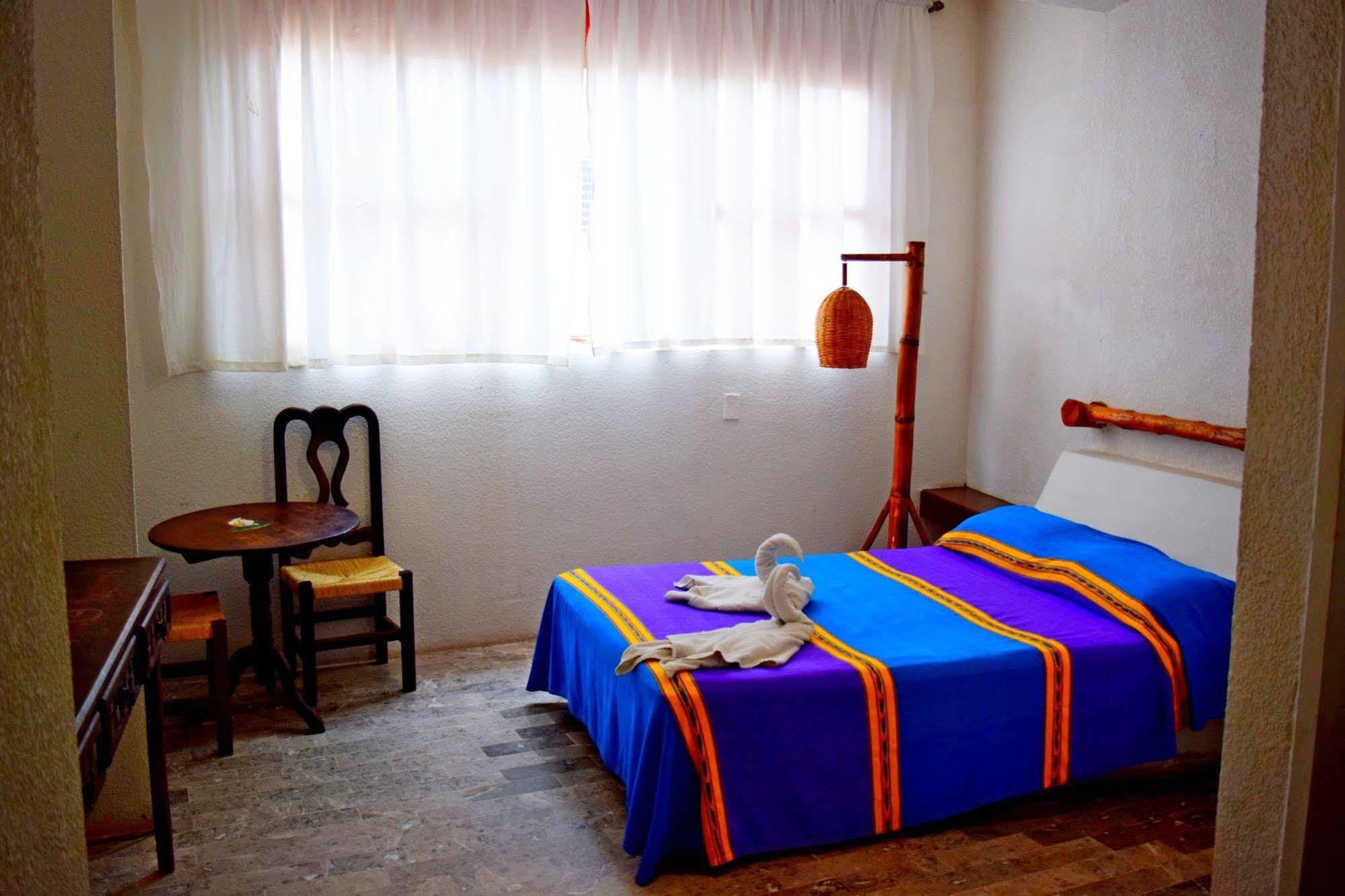 Hotel Corona Zihua Zihuatanejo Exteriör bild