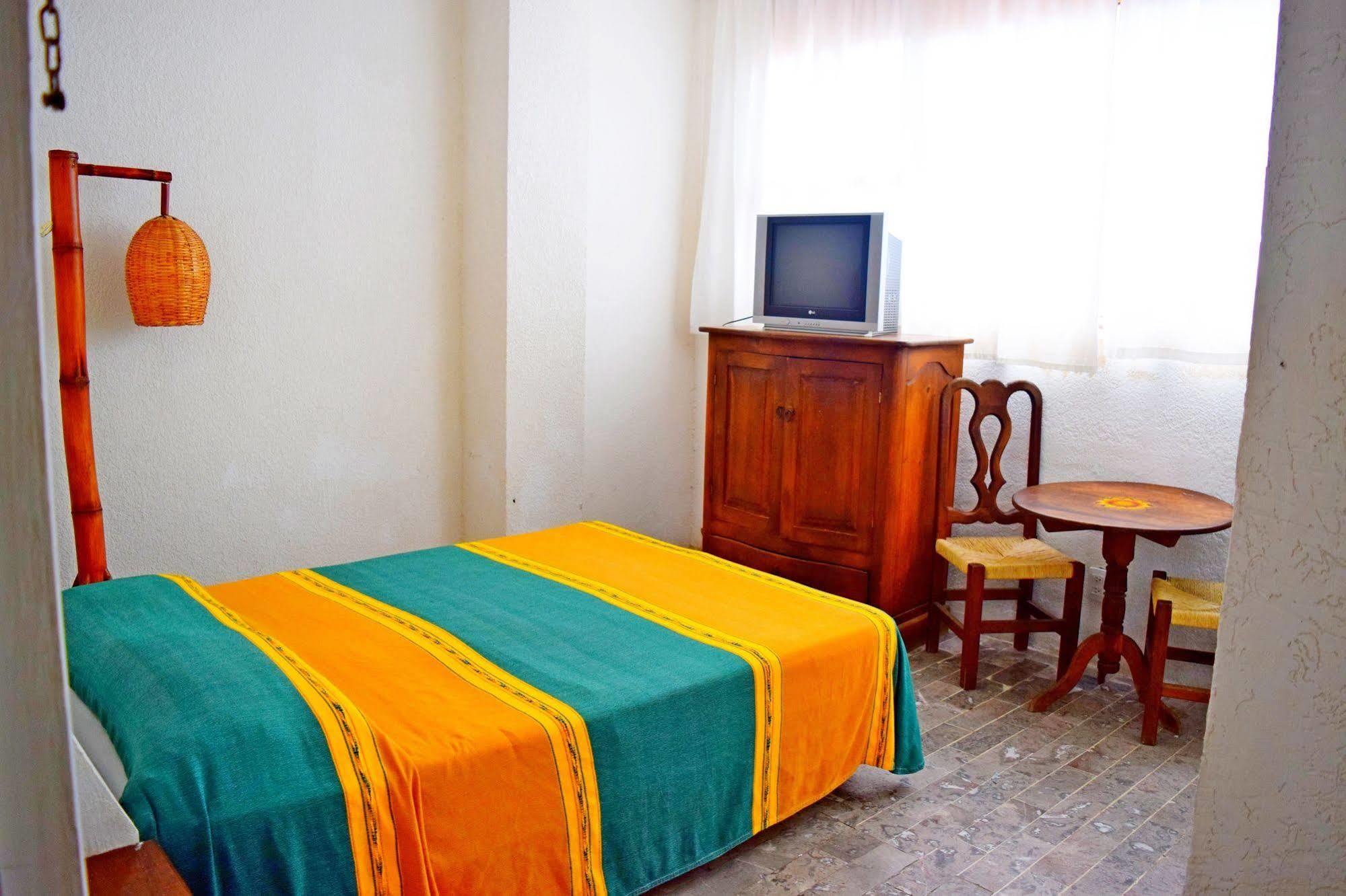 Hotel Corona Zihua Zihuatanejo Exteriör bild